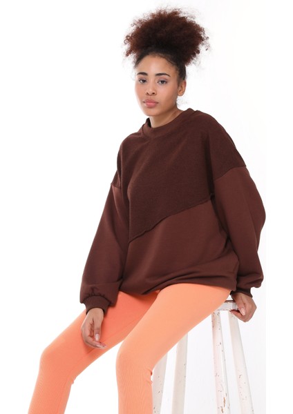 Kadın Bisiklet Yaka Garnili Sırt Detaylı Oversize Sweatshirt fırsatları