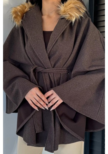 Kadın Kapüşonu Kürklü Bel Bağlamalı Panço P-00018971 modelleri