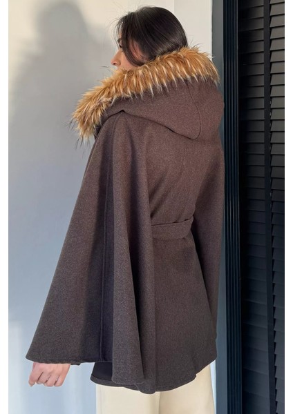 Kadın Kapüşonu Kürklü Bel Bağlamalı Panço P-00018971 fırsatları