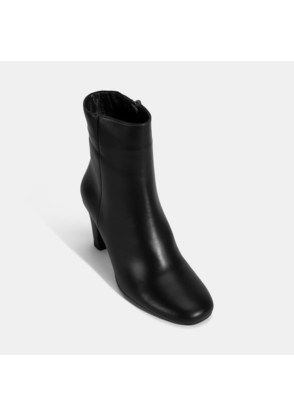 Kadın Siyah Topuklu Deri Bot