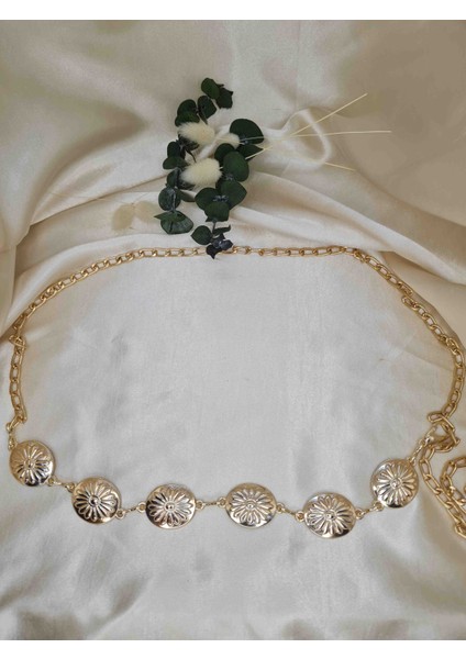 Gold Çiçek Desenli Bel Zinciri – Ayarlanabilir Metal Kemer Aksesuar