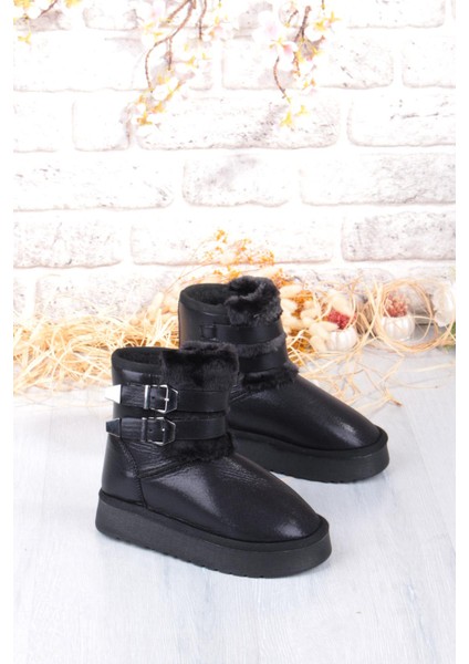 Nurela Simli Süet Içi Kürklü Tüy ve Toka Detaylı Anne Kız Kısa Kadın Bot