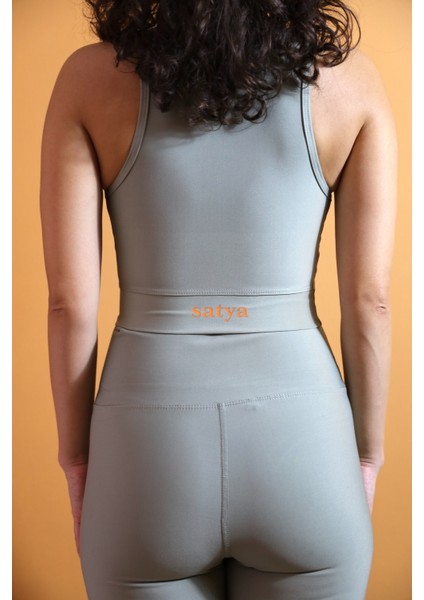Namaste ve Lotus Baskılı Açık Yeşil Spor Crop Top fiyatları
