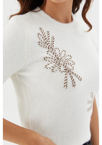 Işlemeli Kısa Kol Triko Bluz Ekru fiyatları