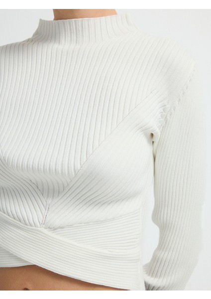Beli Detaylı Triko Kazak Kemik 13945644000 fiyatları