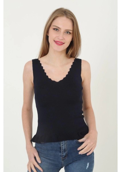 Kadın V Yaka Fırfır Detay Crop - Siyah -Vlmr