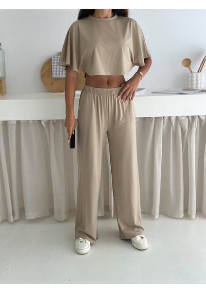 Kadın Iki Parça Salaş Takım – Crop Üst ve Bol Paça Pantolon – Yazlık Rahat Spor Takım