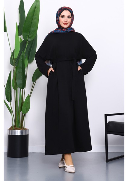 Siyah Kuşaklı Üç İplik Elbise