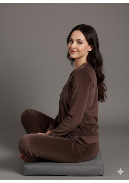 Kışlık Polar Kumaş Uzun Kol Kadın Pijama Takımı modelleri