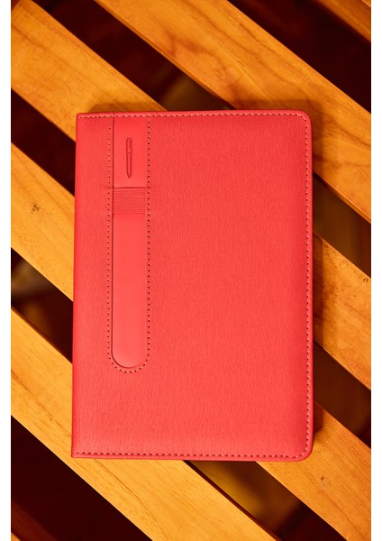 Kişiye Özel Kırmızı Kalem Tutuculu Vegan Deri Düz 224 Sayfa Çizgili Not Defteri