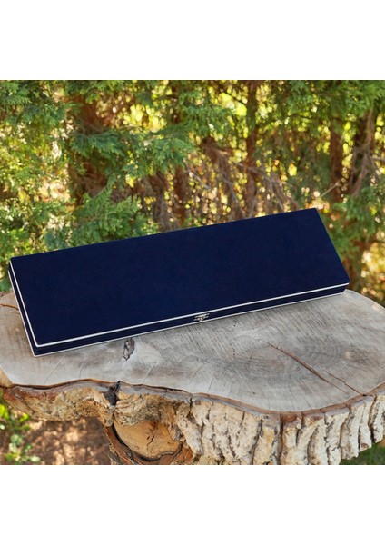 Koleksiyonluk Kılıçlar Için Lacivert Kadife Kutu