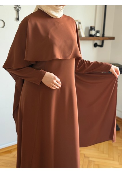 Pelerinli Bel Bağlamalı Elbise 1002 fiyatları