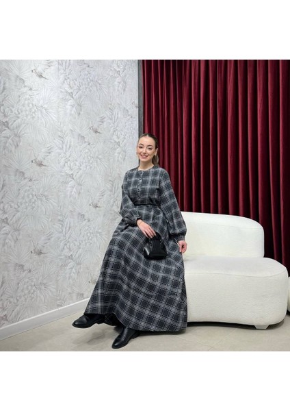 Önü Düğmeli Ekose Desen Elbise