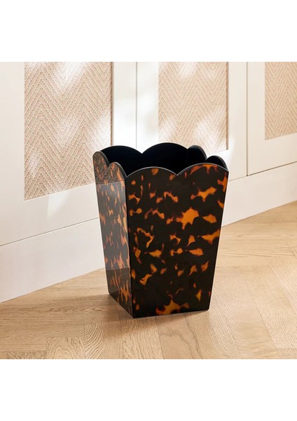 Scalloped Lacquer Bin – Tortoiseshell