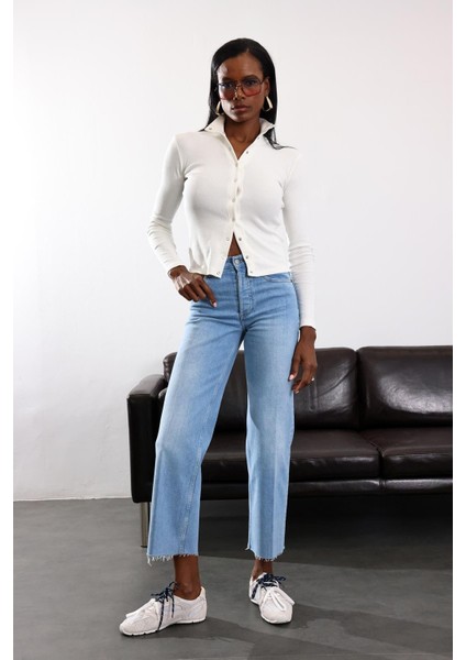 Ekru Dik Yaka Çıtçıtlı Bluz 251054 fiyatları