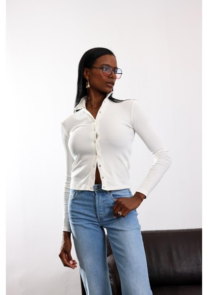 Ekru Dik Yaka Çıtçıtlı Bluz 251054 modelleri