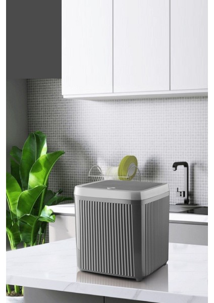 5 Litre Gri Click Kapaklı Modern Çizgili Çöp Kovası DC-6798