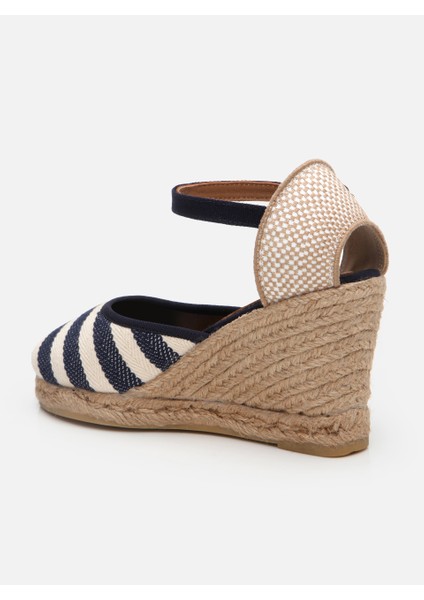 Asta Kadın Dolgu Topuklu Espadril fırsatları