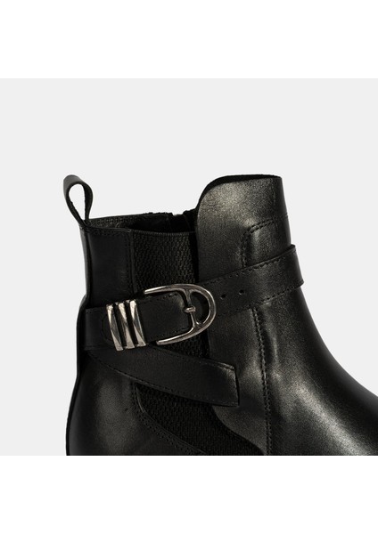 Kadın Siyah Ayarlanabilir Metal Tokalı Deri Bot