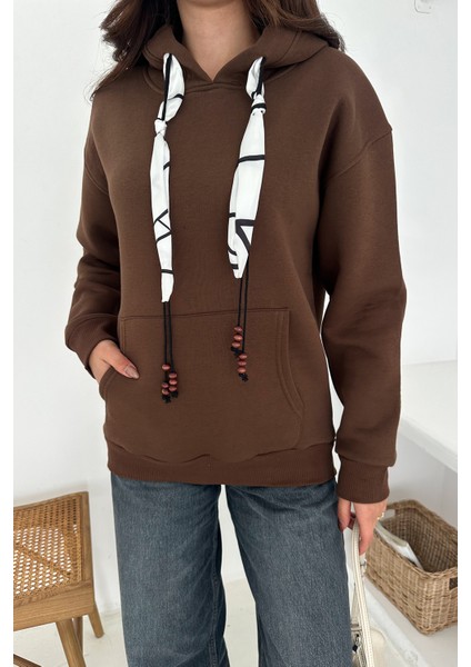 Kadın Fular Detaylı Kapüşonlu Sweatshirt – Casual Charm fiyatları