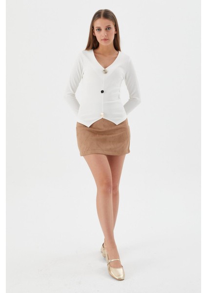 Tasarım Düğmeli V Yaka Body Beyaz fırsatları