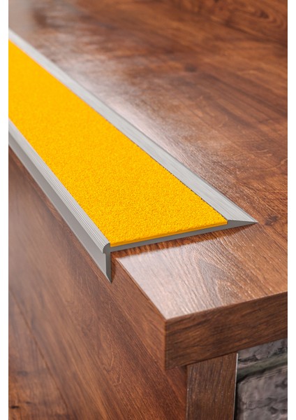 | 150 cm | Kaydırmaz Aluminyum Basamak Köşe Profili (7 cm Genişlik x 1.9 cm Yükseklik x 1.5 metre Uzunluk, Sarı) modelleri