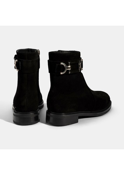 Kadın Siyah Metal Aksesuarlı Süet Bot
