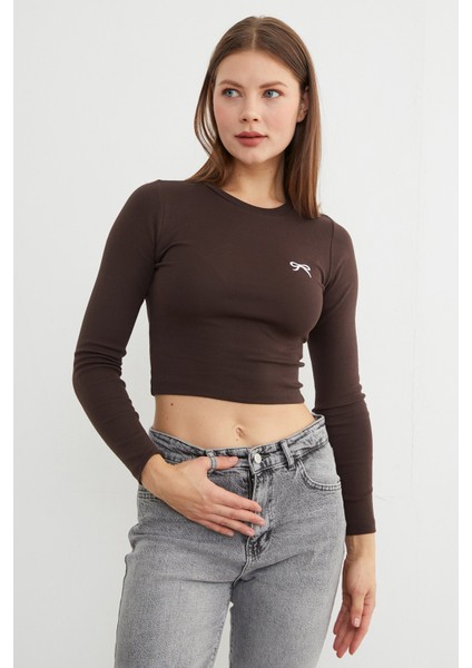 Fiyonk Nakışlı Likralı Crop Body modelleri