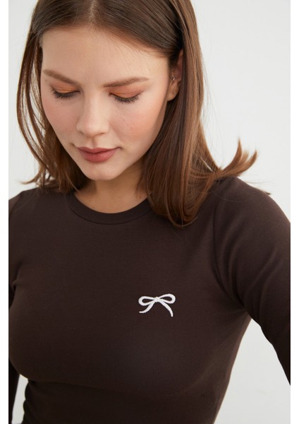 Fiyonk Nakışlı Likralı Crop Body fırsatları