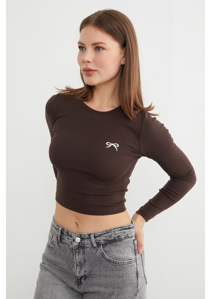 Fiyonk Nakışlı Likralı Crop Body