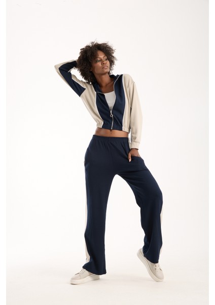Urbnfıt Kadın Renk Bloklu Fermuarlı Rahat Kesim Eşofman Takımı / Women’s Relaxed Fit Tracksuit fiyatları