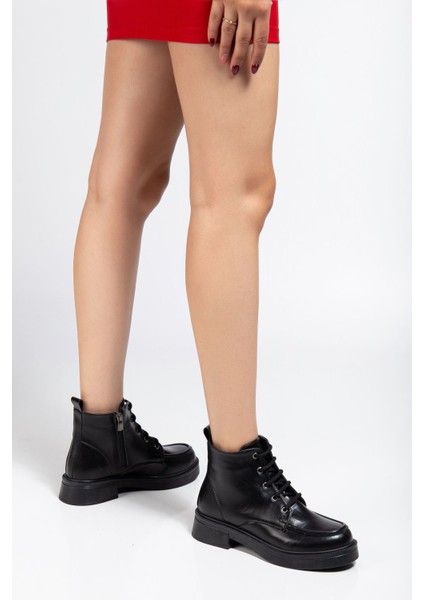 02-2001 Siyah Kırışık Rugan Bağcıklı Fermuarlı Günlük Kadın Bot modelleri