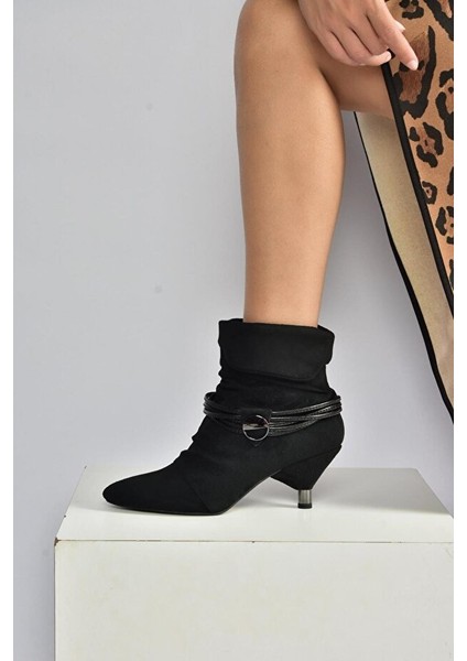 Pine Cone K223 Kadın Süet Topuklu Biye Kemerli Çekme Bot Siyah fırsatları
