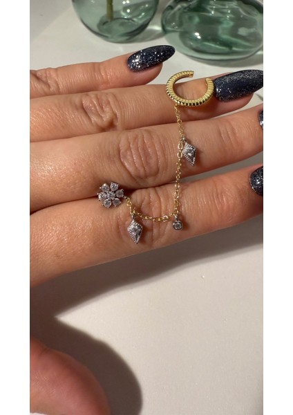 Ithal Çiçekli Kıkırdak Küpe fırsatları