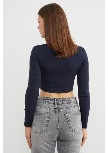 Basic Yarım Balıkçı Yaka Crop Body