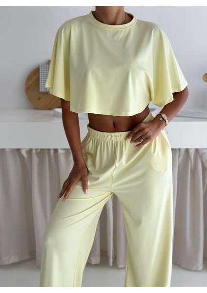 Kadın Iki Parça Salaş Takım – Crop Üst ve Bol Paça Pantolon – Yazlık Rahat Spor Takım indirimleri