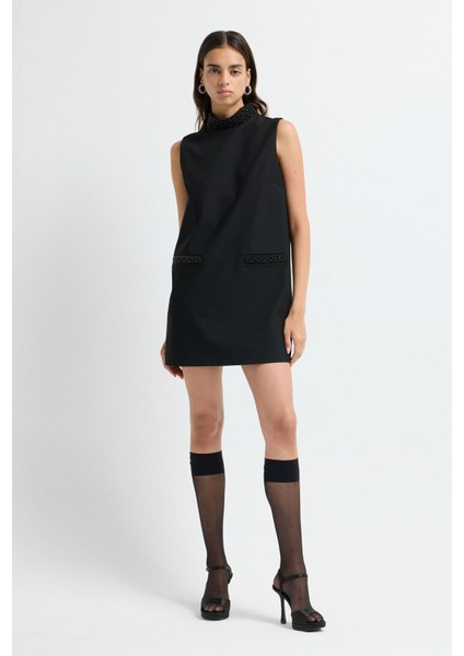 Dik Yaka Kolsuz Elbise Siyah 12444649001 fırsatları