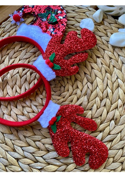 Kırmızı Renk Parlak Noel Baba Şapkalı ve Geyik Modelli Iki Adet Yılbaşı Taç modelleri