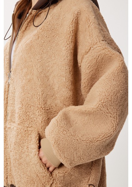 Oversize Kapüşonlu Kontrast Peluş Mont LFG0172 Bisküvi fırsatları