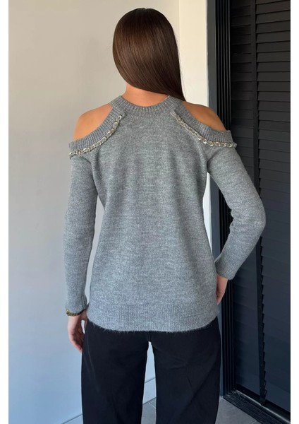 Kadın Zincir Aksesuarlı Omuz Dekolteli Triko Kazak P-00019000 fırsatları