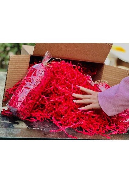 Kırmızı Kırpık Kağıt 50 gr | Z Zigzag Kutu Dolgu ve Süsleme Kağıdı | Hediye Kutusu Için