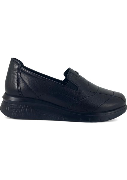 555 25KA Kadın Günlük Ayakkabı Siyah fiyatları