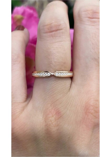 Rose Kaplama Özel Tasarım Olan Taşlı Yüzük