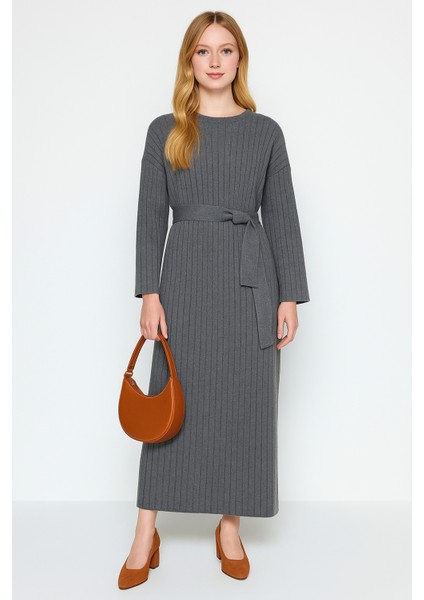Antrasit Kuşaklı Triko Uzun Elbise