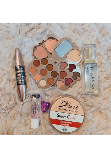 5’li Makyaj Seti – Fondöten, Baz, Maskara, Far Paleti ve Işıltılı Lip Gloss | Günlük & Profesyonel Kombin modelleri