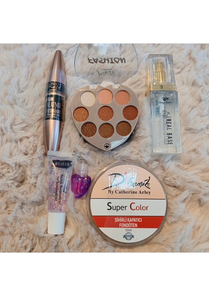5’li Makyaj Seti – Fondöten, Baz, Maskara, Far Paleti ve Işıltılı Lip Gloss | Günlük & Profesyonel Kombin indirimleri