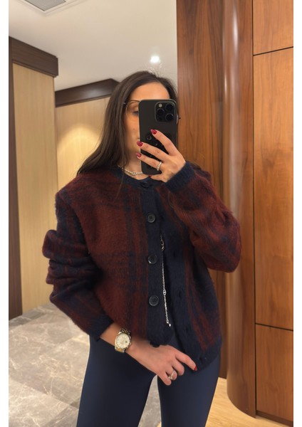 Kare Desenli Tüylü Premium Hırka- Bordo