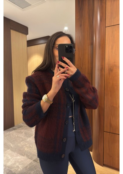 Kare Desenli Tüylü Premium Hırka- Bordo fiyatları