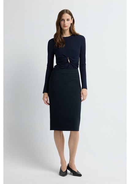 Arkadan Fermuarlı Kalem Etek Lacivert 12709135118 fiyatları