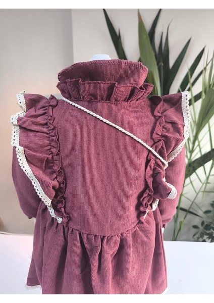 Uzun Kollu Dantel Detaylı Vintage Fitilli Kadife Çantalı Kız Çocuk Elbisesi